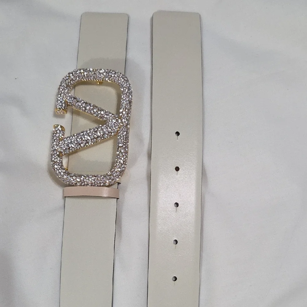 Valentino Garavani Cream Belt with Gold Sparkle Buckle - Picture 4 of 15